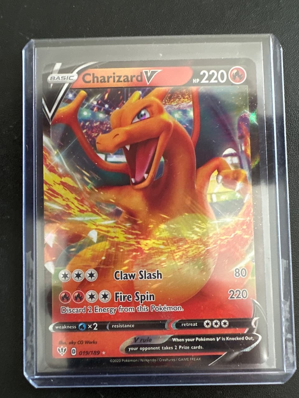 Pokémon Charizard V 19/189 — Darkness Ablaze, Mint